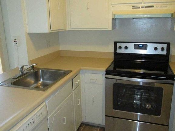 3rd image of 109 El Verano Ct