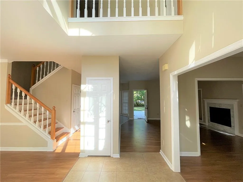 4 bed, 3.5 bath, 2234 sqft, $3,000 — Photo 3