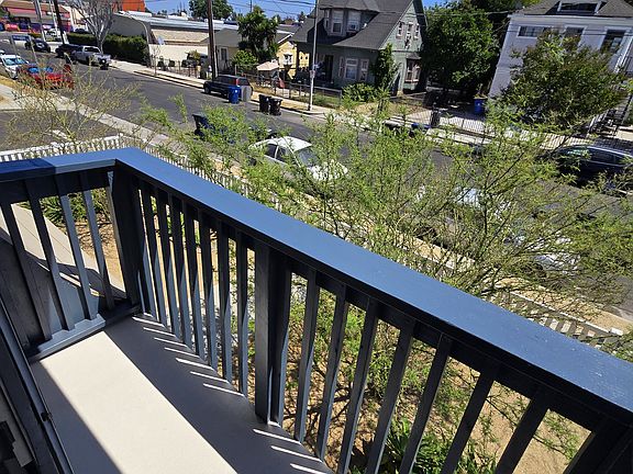 2nd image of 1237 W 22nd St APT A