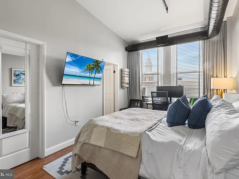 205 N 4th St #11-F5 — Photo 23