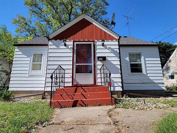 3rd image of 1616 Pauline Ave