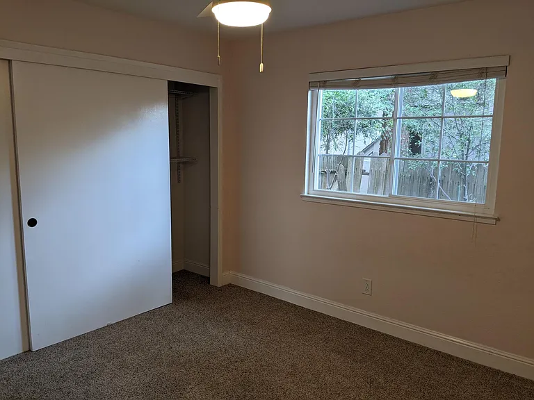 2416 Shoreline Dr — Photo 11