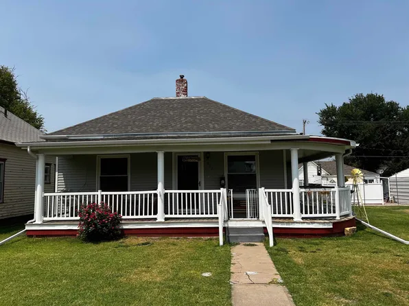 105 E 12th St, Ellis, KS 67637