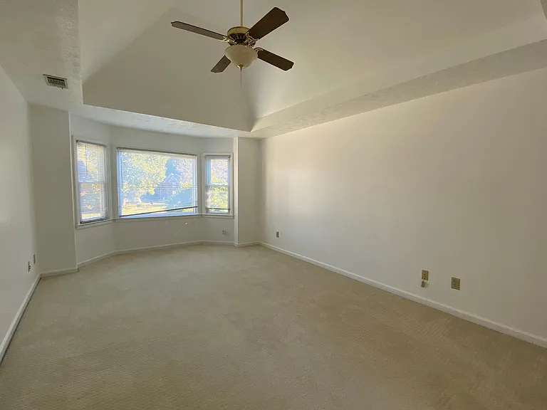 3013 Eglantine Ct — Photo 14
