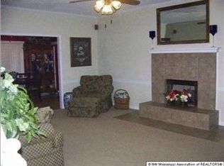 4060 Southern Manor Dr N, Lake Cormorant, MS 38641