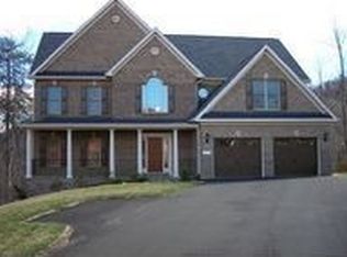 5910 Winnbrook Dr, Roanoke, VA 24018