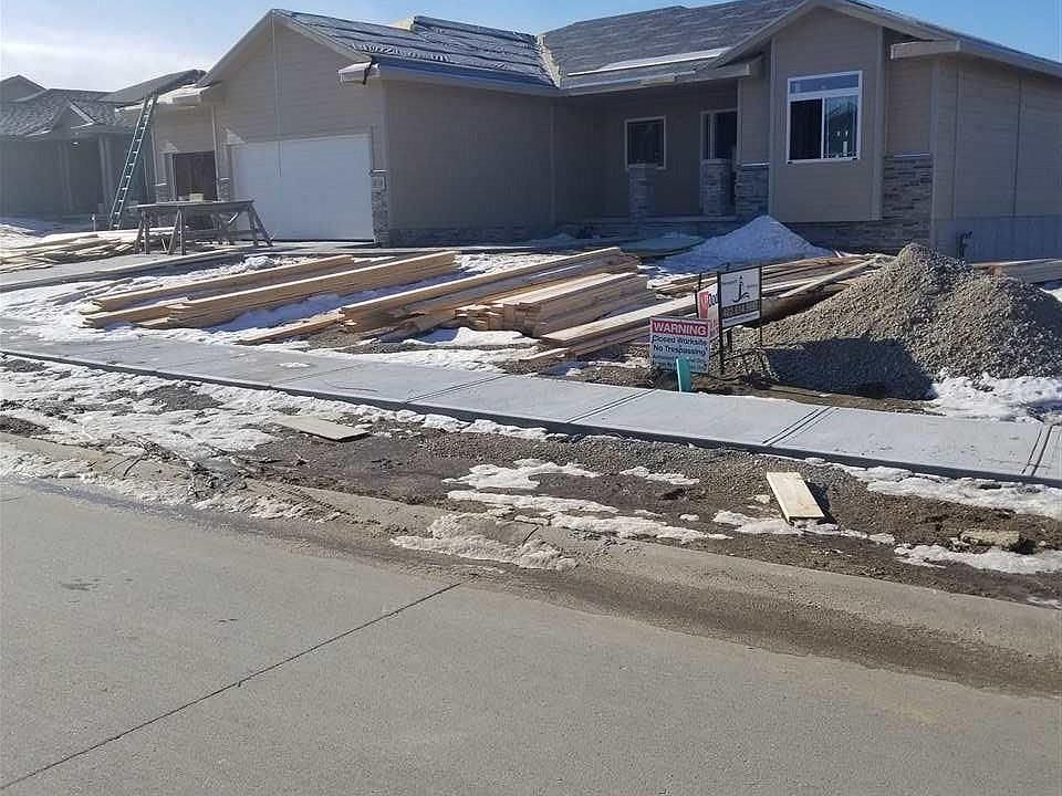 1st image of 4716 N 205th Ave