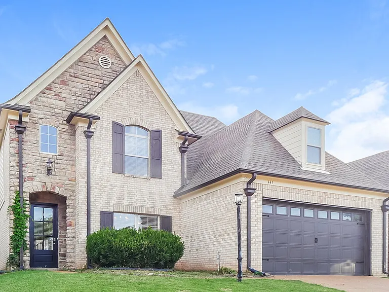 445 Green Willow Cv — Photo 4