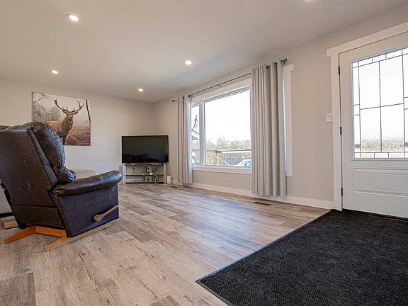 3rd image of 70444 SW Range Rd #106