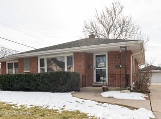 340 W McKinley Ave, Elmhurst, IL 60126