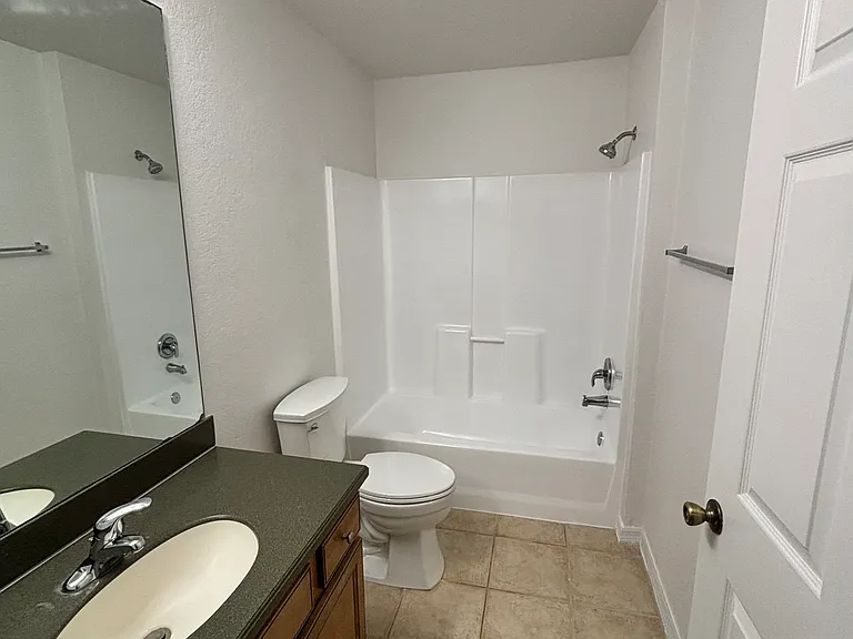 5447 Vineland Rd #1208 — Photo 6