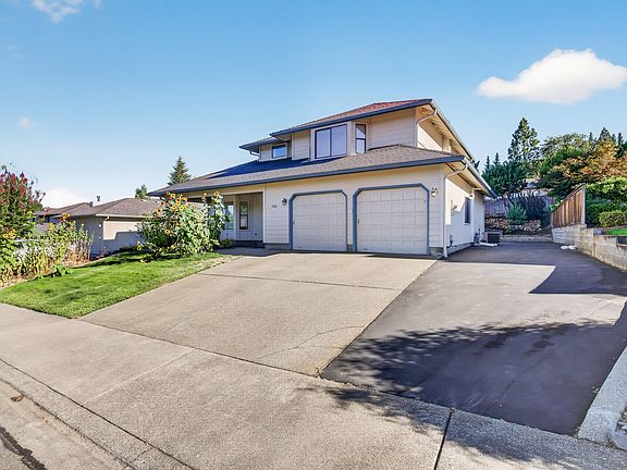 5th image of 1408 NE Heritage Dr