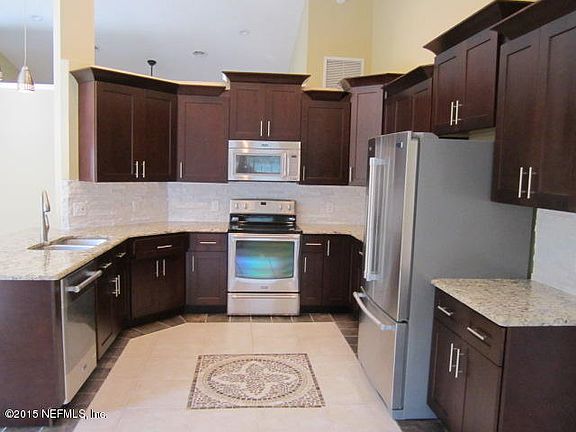 4th image of 627 E Bianca Cir