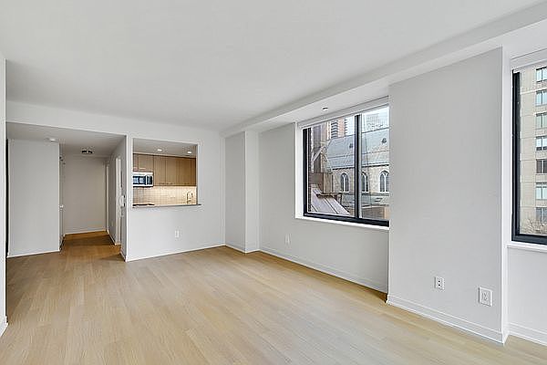 1st image of 1 Columbus Pl APT S5g