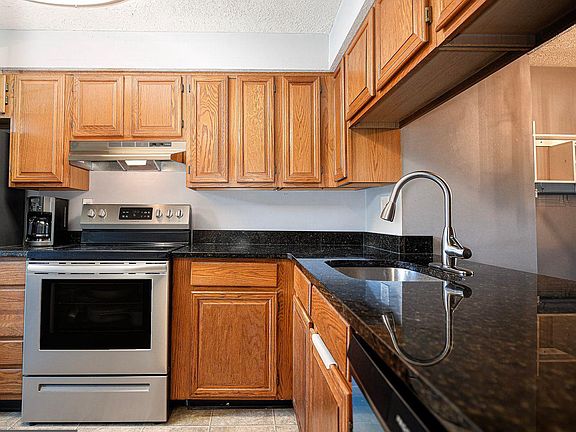 4th image of 2501 Merrick Ct