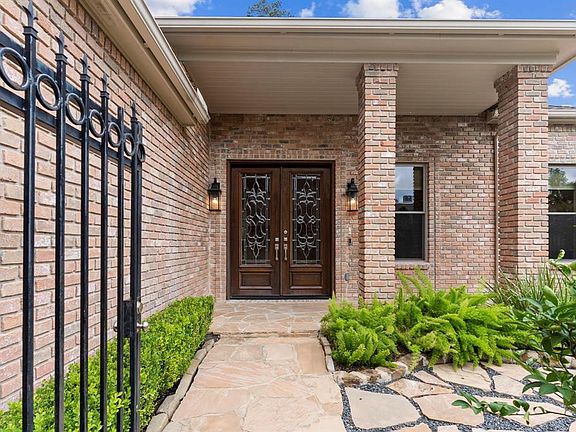 4th image of 9560 Briar Forest Drive