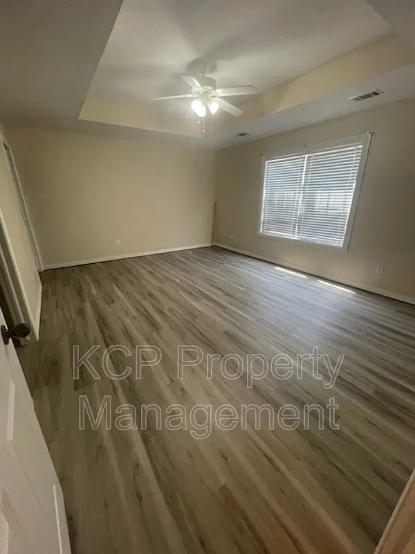2 bed, 2.0 bath, 1346 sqft, $950 — Photo 2