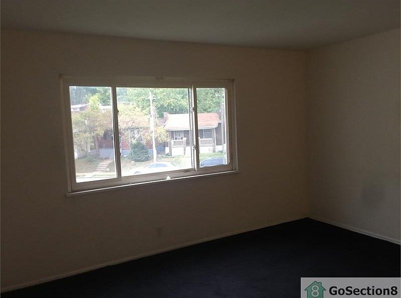 2nd image of 8518 N Broadway APT 7