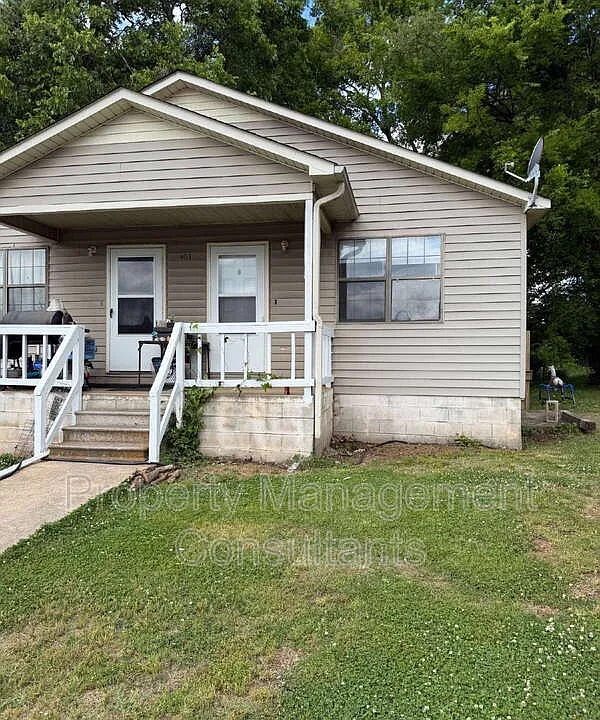 403 Austin Ave #B