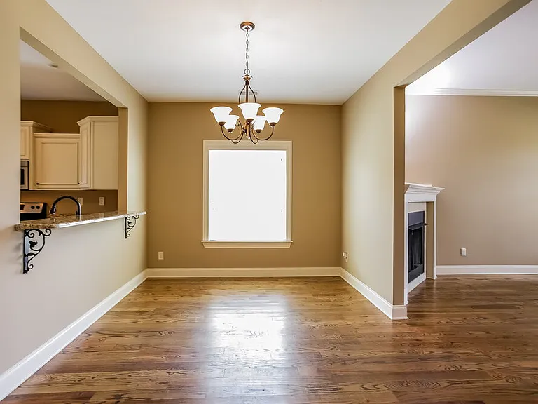 4694 W Dublin — Photo 4