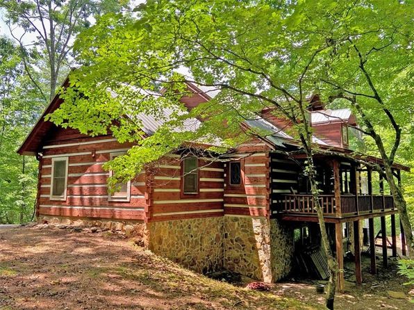 802 Pine Knot Dr, Cleveland, GA 30528