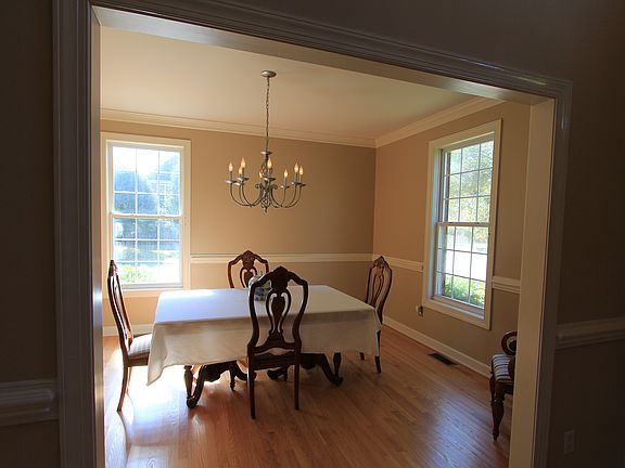 2nd image of 663 Fairlie Ct