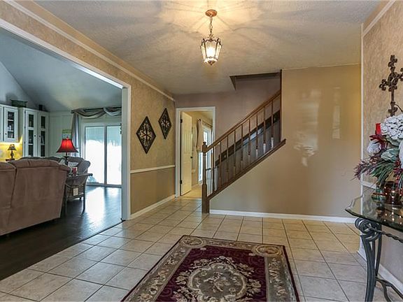 3rd image of 7510 Pine Wind Ct