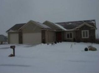1305 4 1/2 St NW, Kasson, MN 55944