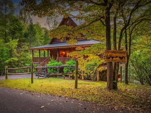 1570 Oldham Springs Way, Sevierville, TN 37876