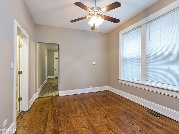 4th image of 909 N Leavitt St APT 1F