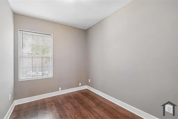 1241 Raum St NE #4 — Photo 16
