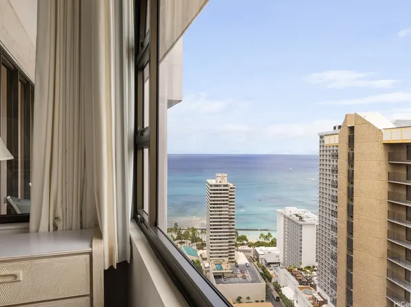 201 Ohua Ave #3702-1, Honolulu, HI 96815