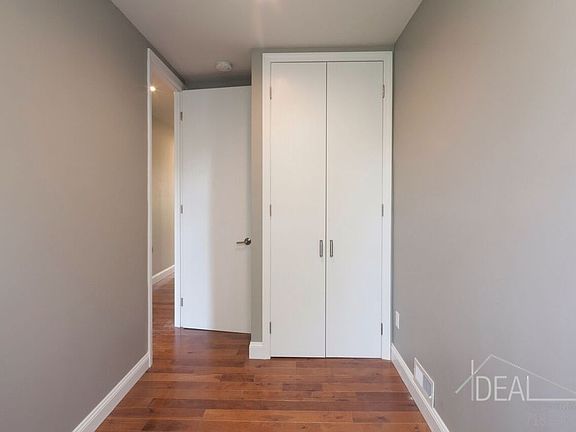 4th image of 542A Hancock St APT 2