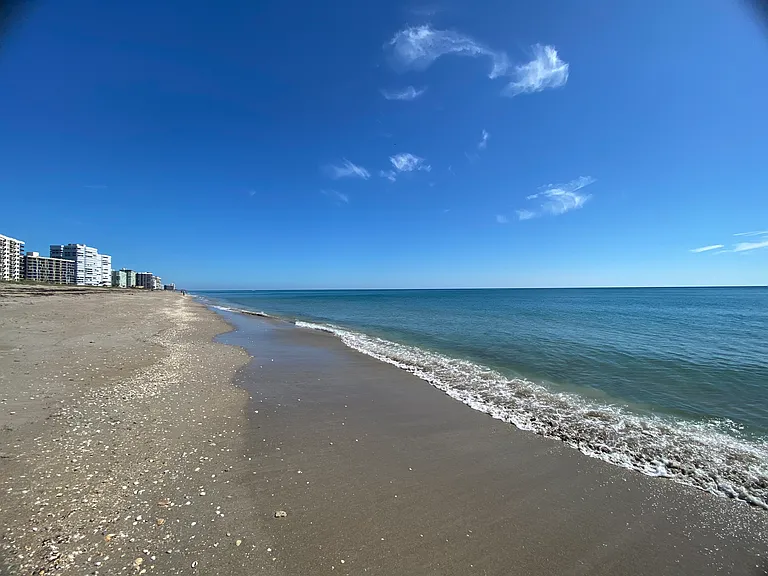 101022 S Ocean Dr — Photo 24