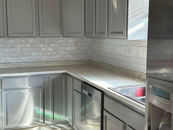 4th image of 688 Fisher Cir