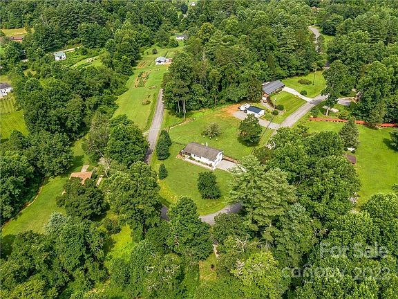3rd image of 271 King Cir