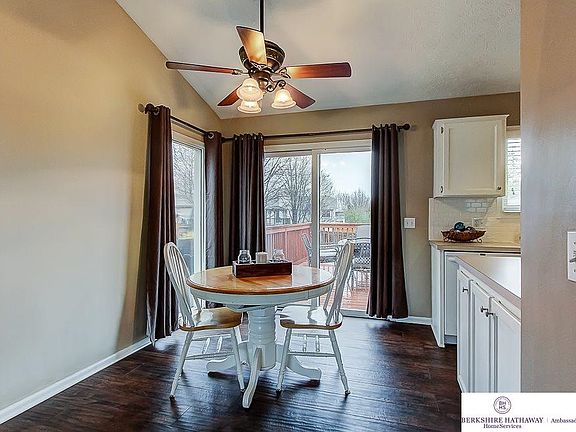 5th image of 8213 S 152nd St