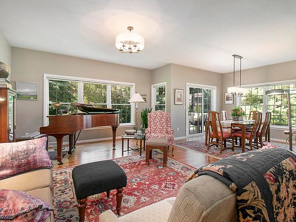4th image of 1254 Brooke Ct