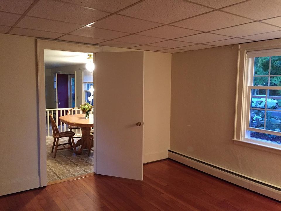 Bedroom to kitchen