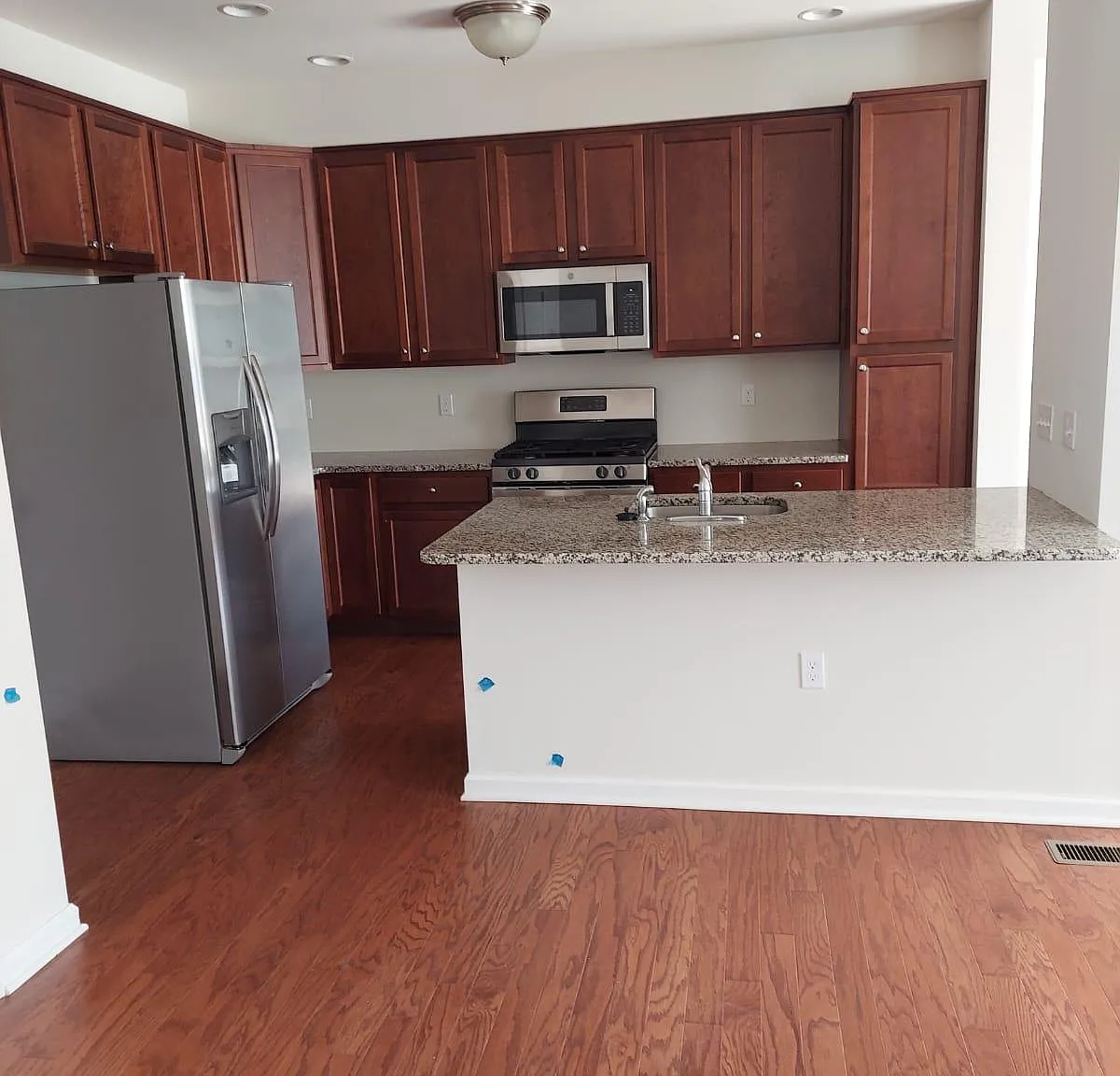 3 bed, 2.5 bath, 1640 sqft, $2,700 — Photo 4