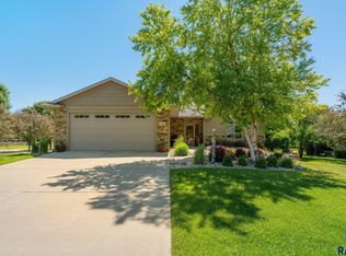 532 W Landscape Pl, Sioux Falls, SD 57108