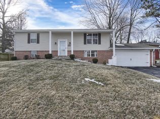 25 Hampton Dr, Fairview Heights, IL 62208