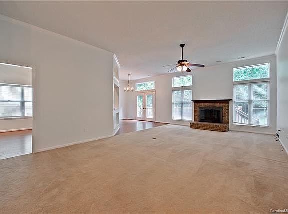 5th image of 4000 Armitage Dr