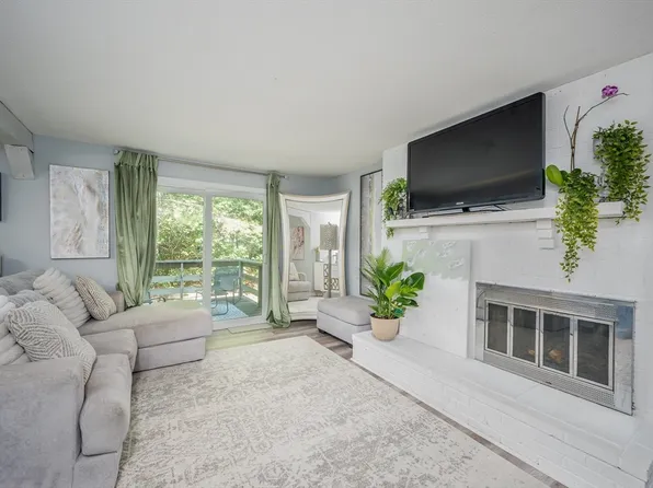 6 Pinebrook Ln Unit 6, South Easton, MA 02375