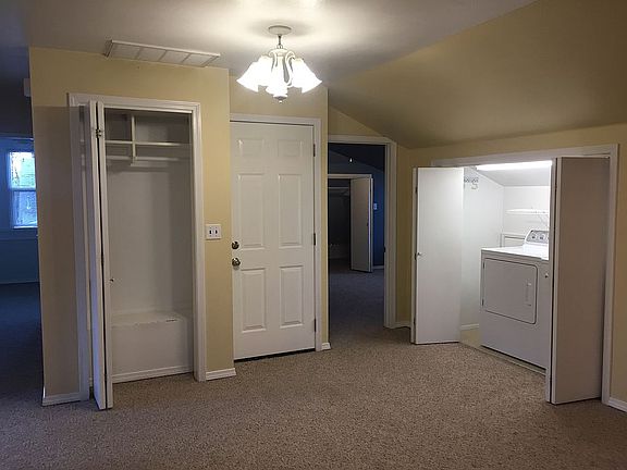 Dining/Entry/Laundry