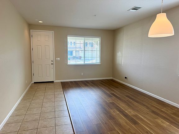 3rd image of 254 Altadena Cir