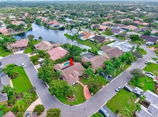 5261 NW 98th Ln, Pompano Beach, FL 33076