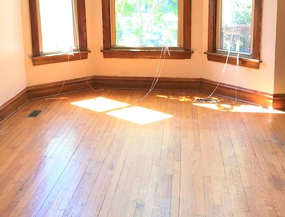 2nd image of 2438 W Berteau Ave #2