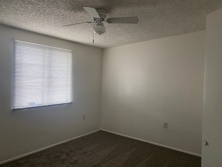 4235 E Fairmount St #12 — Photo 6