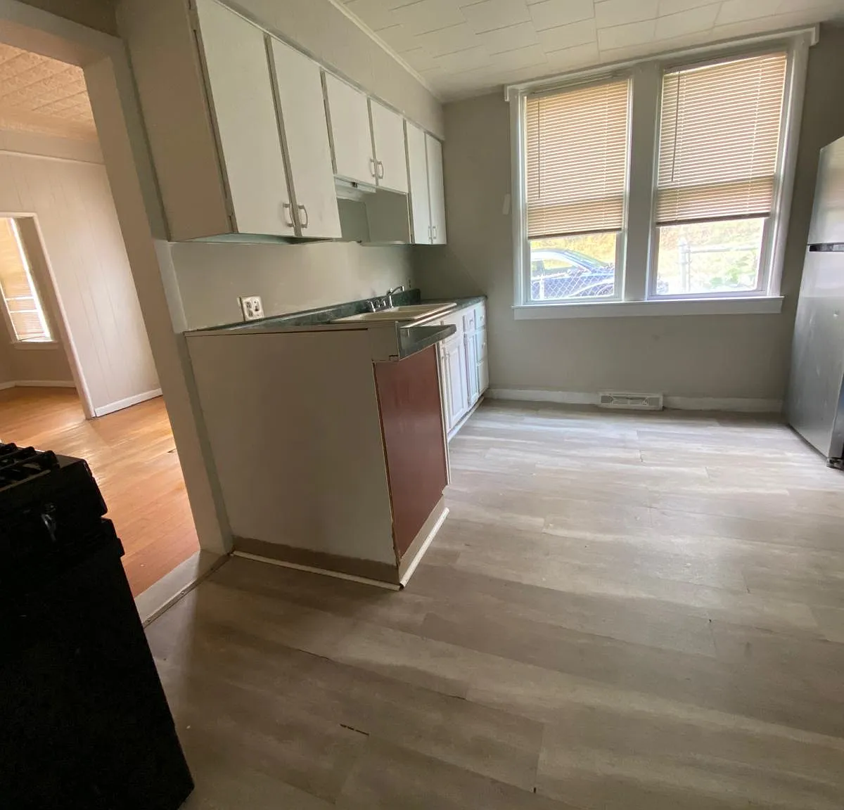 746 East Laurel Street - 1 — Photo 1